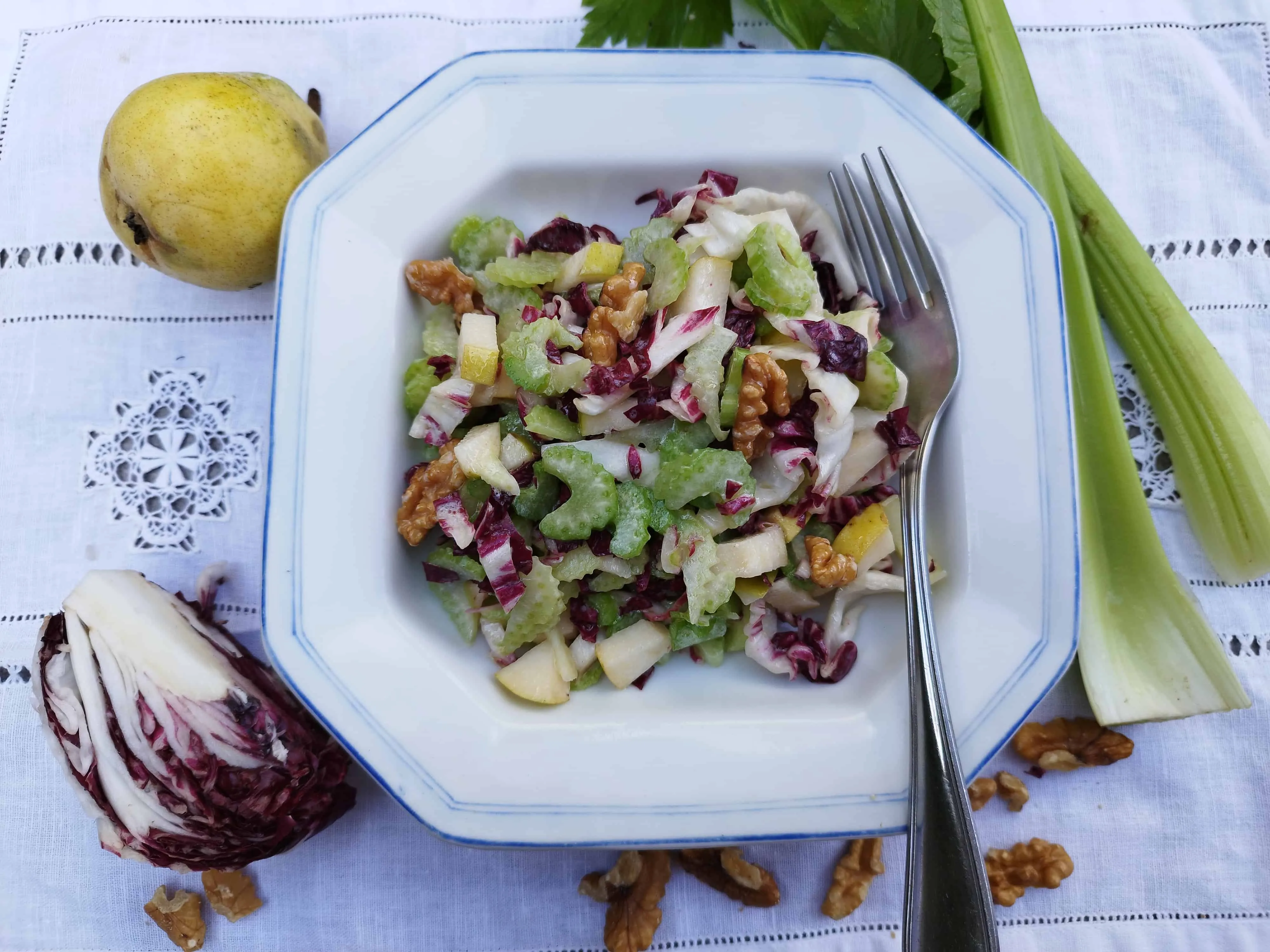 Insalata di sedano con radicchio e pere