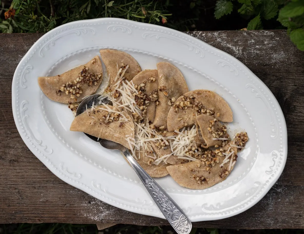 Ravioli di spinaci e ricotta con burro alle nocciole