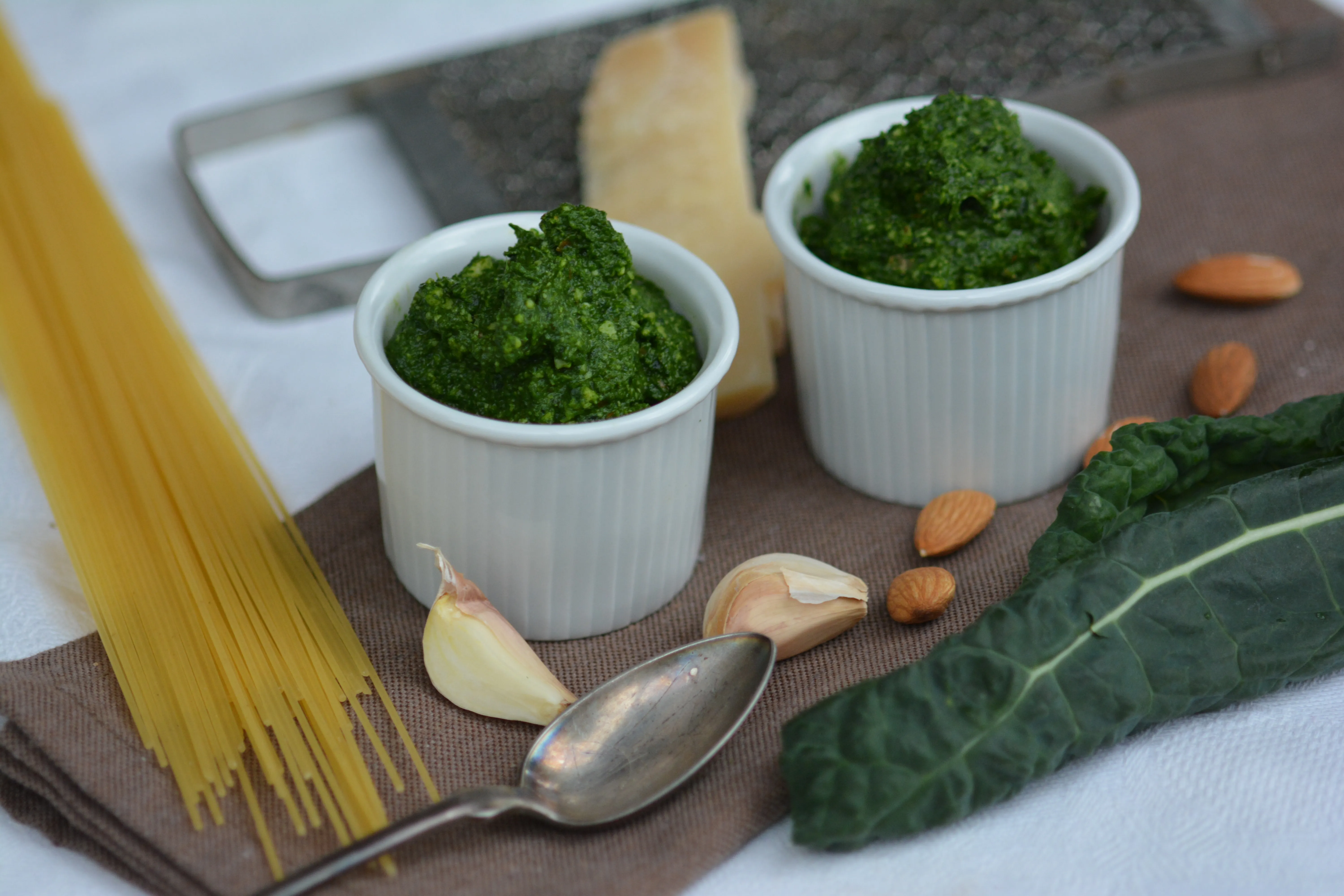 Schwarzkohlpesto